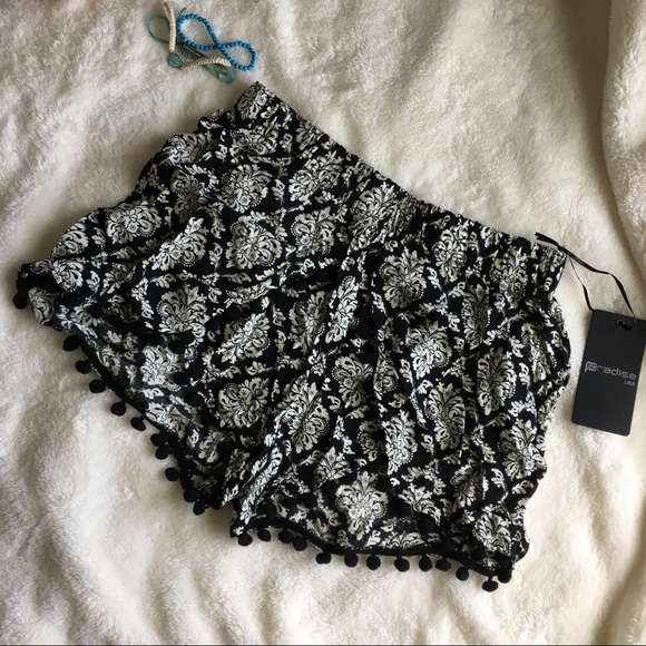 Boho Damask Pom Pom Trim Shorts - Picture 7 of 8